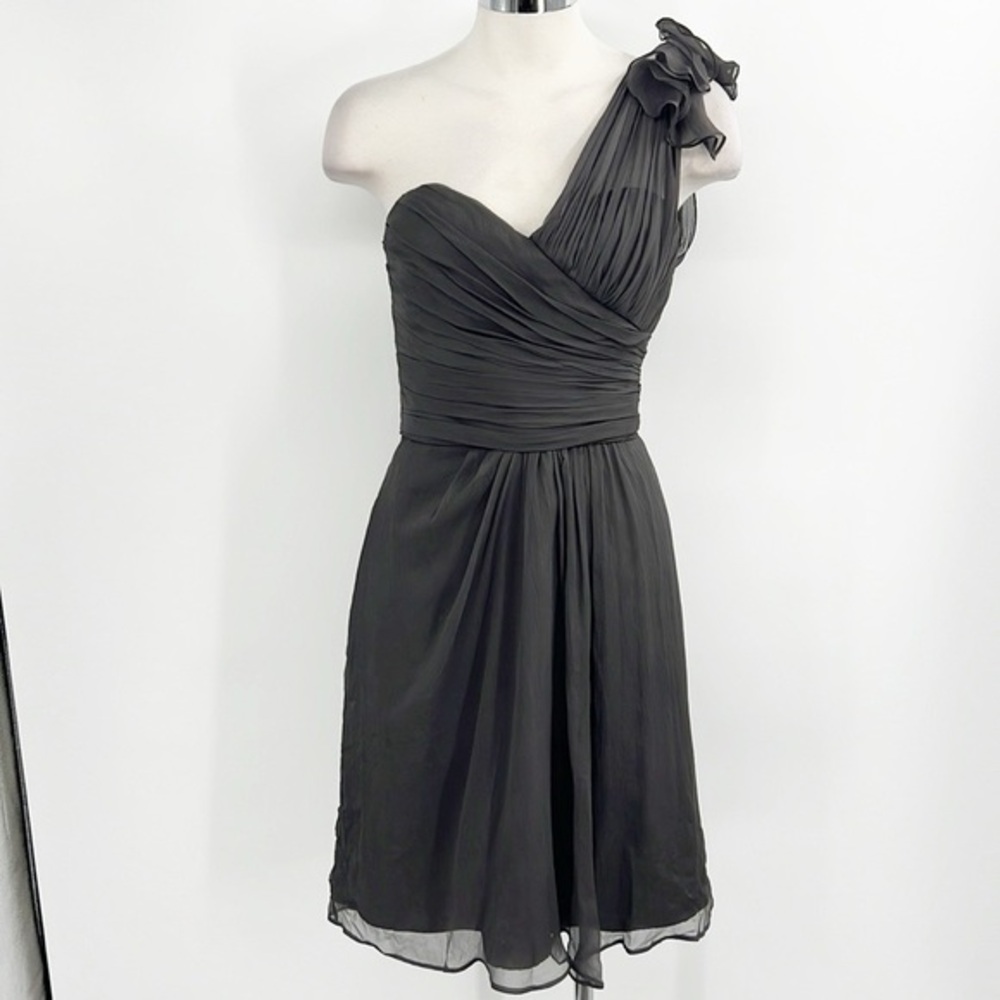 Amsale Grey Silk Chiffon One Shoulder Dress Size 12 Ruffled shoulder